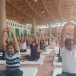 शारीरिक स्वास्थ्य का राज रोजाना योग अभ्यास,साइंस सिटी में लोगों ने सीखे योग आसन