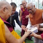 दलाई लामा ने डॉ. संजय की चिकित्सा एवं सामाजिक सेवा की सराहना की