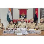 सीमा पार संचालित तस्करी मॉड्यूल से जुड़े चार व्यक्ति 5 पिस्तौल, 2 किलोग्राम हेरोइन और 5 लाख रुपये की ड्रग मनी सहित काबू
