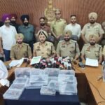 अमृतसर में सीमा पार से तस्करी करने वाले मॉड्यूल से जुड़े दो आरोपी 15 पिस्तौल और 5 किलो हेरोइन समेत गिरफ्तार
